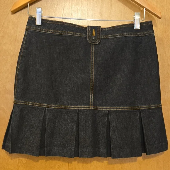 Bisou Bisou Dark Denim Pleated Mini Skirt - Picture 3 of 5